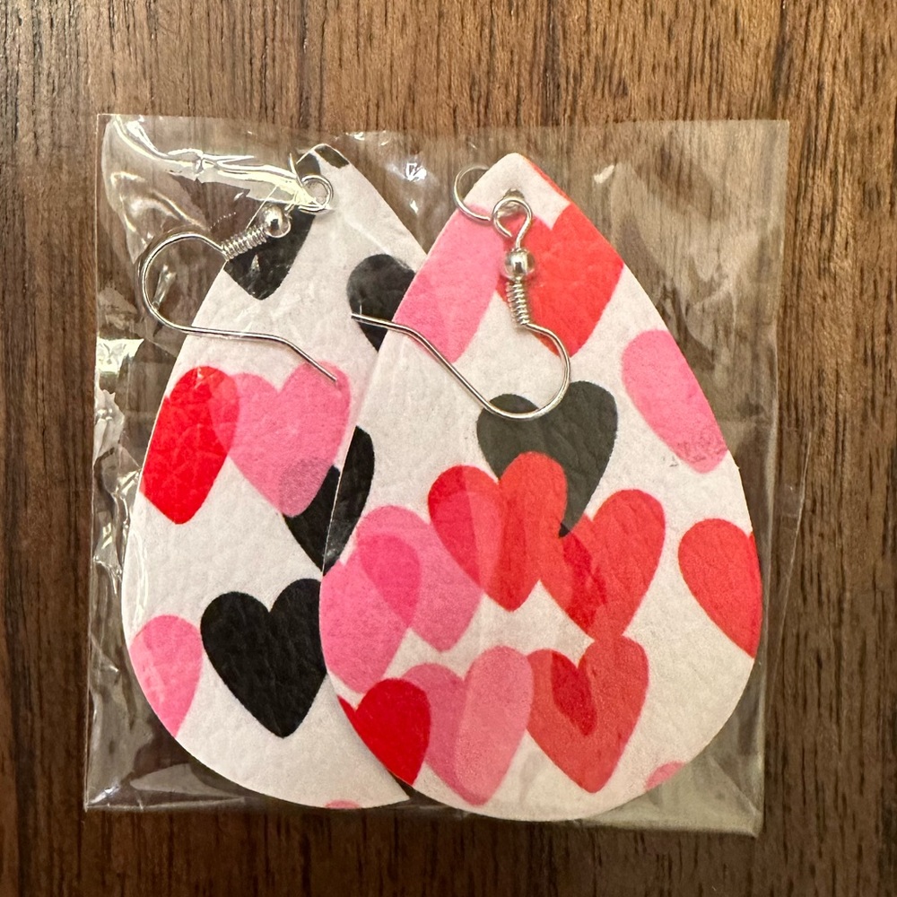 LEATHER HEART EARRINGS